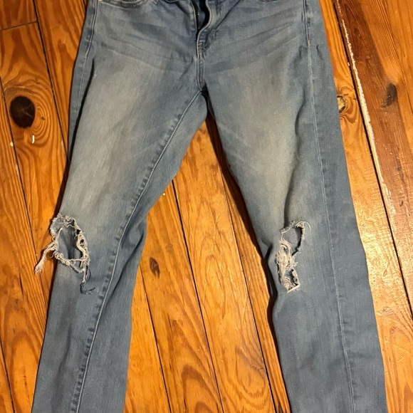 Gap Girlfriend Distressed Ripped Knee Light Wash Denim Jeans - Picture 1 of 4